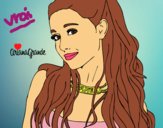Ariana Grande à collier